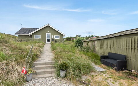 Finnja - 400M from the Sea: Maison, Toit, Domicile, Chalet, Cabanon, Batiments Jardin, Siding, Cour, Cabane En Rondins, Cabane