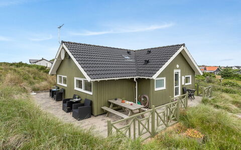 Finnja - 400M from the Sea: Maison, Toit, Domicile, Chalet, Cabanon, Batiments Jardin, Siding, Cour, Cabane En Rondins, Cabane