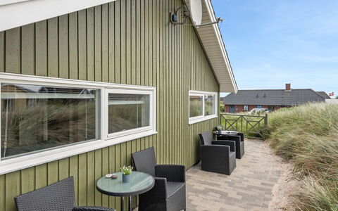 Finnja - 400M from the Sea: Maison, Toit, Domicile, Chalet, Cabanon, Batiments Jardin, Siding, Cour, Cabane En Rondins, Cabane