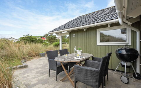 Finnja - 400M from the Sea: Maison, Toit, Domicile, Chalet, Cabanon, Batiments Jardin, Siding, Cour, Cabane En Rondins, Cabane