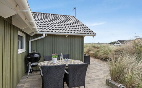 Finnja - 400M from the Sea: Maison, Toit, Domicile, Chalet, Cabanon, Batiments Jardin, Siding, Cour, Cabane En Rondins, Cabane