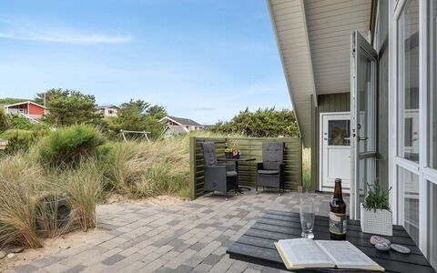Finnja - 400M from the Sea: Maison, Toit, Domicile, Chalet, Cabanon, Batiments Jardin, Siding, Cour, Cabane En Rondins, Cabane