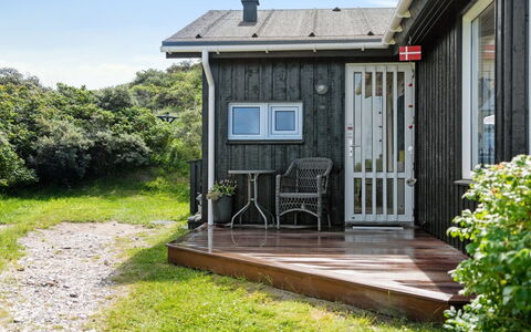 Reinke - 200M from the Sea: Bois, Toit, Architecture, Domicile, Maison, Chalet, Siding, Dur, Pente, Biens