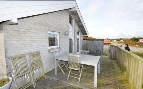 Enwald - 300M from the Sea: Domicile, Chalet, Porte, Siding, Planche, Escaliers, Daylighting, Balcon, Plate-Forme