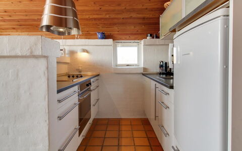 Enwald - 300M from the Sea: Cuisine, Comptoir, Sol, Design Intérieur, Appareil De Cuisine, Meubles, Sol, Cabinetry, Bois, Luminaire Plomberie