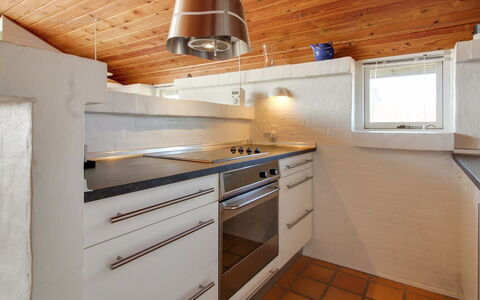 Enwald - 300M from the Sea: Cuisine, Comptoir, Sol, Appareil De Cuisine, Design Intérieur, Bois, Plafond, Principaux Appliance, Luminaire, Sol