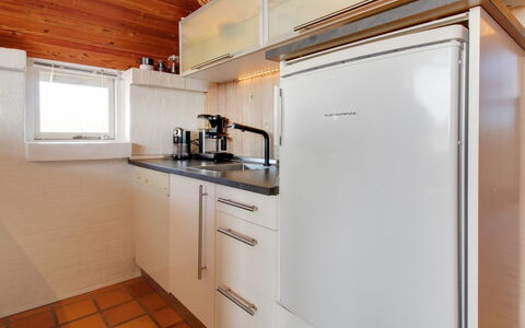 Enwald - 300M from the Sea: Cuisine, Principaux Appliance, Appareil De Cuisine, Comptoir, Sol, Bois, Design Intérieur, Luminaire Plomberie, Sol, Robinet