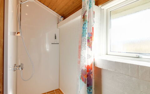 Enwald - 300M from the Sea: Luminaire Plomberie, Salle De Bains, Mur, Sol, Design Intérieur, Bois, Sol, Robinet, Plafond, Plomberie
