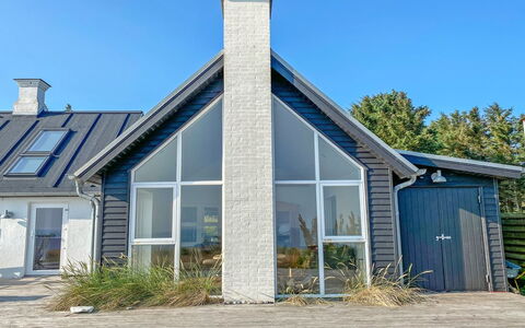 Alkmar - 75M from the Sea: Bois, Toit, Architecture, Domicile, Maison, Chalet, Siding, Dur, Pente, Biens