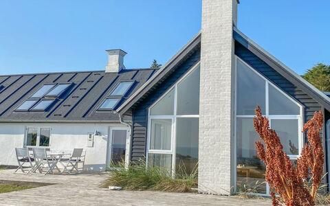 Alkmar - 75M from the Sea: Bois, Toit, Architecture, Domicile, Maison, Chalet, Siding, Dur, Pente, Biens