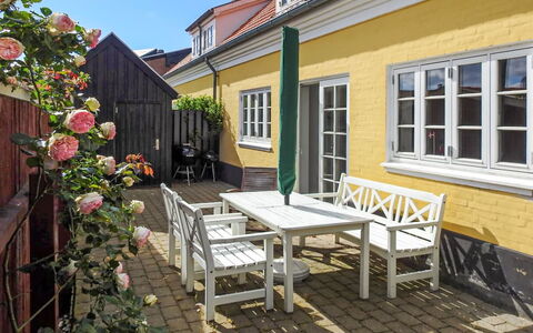 Tuulia - 1.1Km from the Sea: Bois, Toit, Architecture, Domicile, Maison, Chalet, Siding, Dur, Pente, Biens