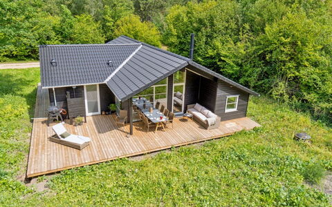 Jonnhild - 450M from the Sea: Domicile, Chalet, Siding, Dur, Ombre, Planche, Conception, Biens, Porche, Plate-Forme
