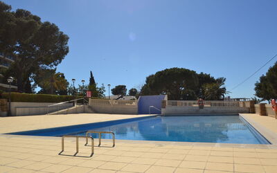 Salou 708: Piscine, Composite, Ombre, Béton, Loisir, Recours, Caractéristique De L'Eau, Centre De Loisirs, Ville Resort