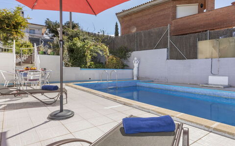 Villa Pedro: Piscine, Mobilier De Jardin, Recours, Composite, Chaise, Parapluie, Balancelle, Ombre, Plante D'Appartement, Eco Hôtel