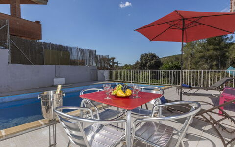 Villa Pedro: Meubles, Chaise, Appartement, Piscine, Mobilier De Jardin, Recours, Balcon, Hôtel, Tache De Bois, Dur