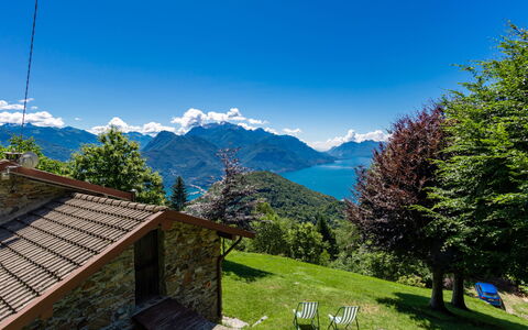 Munt del Nana: Plante, Propriété, Fenêtre, Bâtiment, Fleur, Ciel, Chaise, Mobilier De Jardin, Lot Terre, Chalet