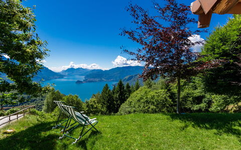 Munt del Nana: Plante, Propriété, Fenêtre, Bâtiment, Fleur, Ciel, Chaise, Mobilier De Jardin, Lot Terre, Chalet
