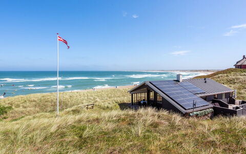 Arngrim - 100M from the Sea: Bois, Toit, Architecture, Domicile, Maison, Chalet, Siding, Dur, Pente, Biens