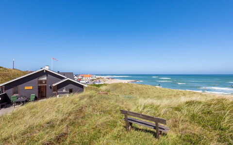 Arngrim - 100M from the Sea: Bois, Toit, Architecture, Domicile, Maison, Chalet, Siding, Dur, Pente, Biens