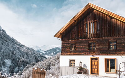 Kaunerberg 105: Nuage, Ciel, Bâtiment, Propriété, Fenêtre, Neige, Montagne, Bois, Maison, Arbre