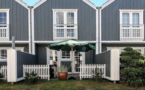 Vinny - 1.2Km from the Sea: 