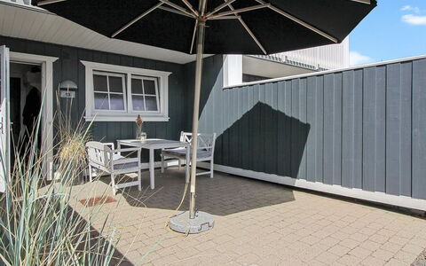 Vinny - 1.2Km from the Sea: 