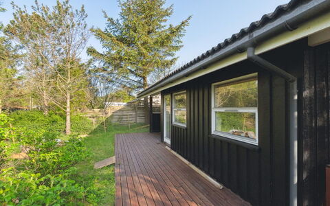Gottliebe - 850M from the Sea: Toit, Domicile, Maison, Siding, Chalet, Composite, Porte, Fenêtre À Guillotine, Biens, Cheminée