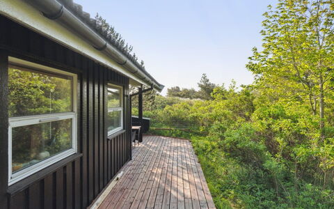 Gottliebe - 850M from the Sea: Toit, Domicile, Maison, Siding, Chalet, Composite, Porte, Fenêtre À Guillotine, Biens, Cheminée