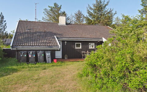 Gottliebe - 850M from the Sea: Toit, Domicile, Maison, Siding, Chalet, Composite, Porte, Fenêtre À Guillotine, Biens, Cheminée