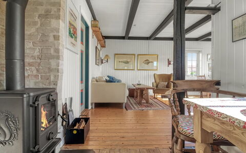 Christin - 275M from the Sea: Bois, Sol, Sol, Design Intérieur, Meubles, Plafond, Parquet, Pièce, Salon, Dur