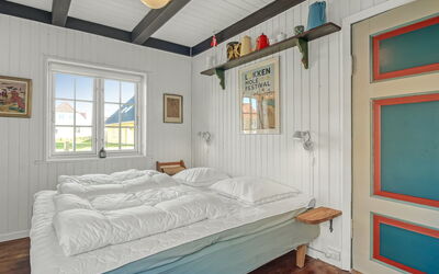 Christin - 275M from the Sea