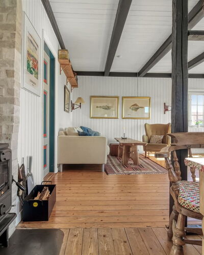 Christin - 275M from the Sea