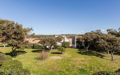 Les Bourdaines: Ciel, Plante, Nuage, Jour, Bleu Azur, La Nature, Arbre, Lot Terre, Bâtiment, Architecture