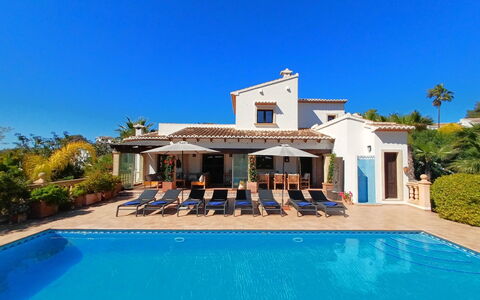 Villa Lantana: Meubles, Mobilier De Jardin, Chaise, Jardin, Tache De Bois, Pelouse, Dur, Ombre, Arrière-Cour