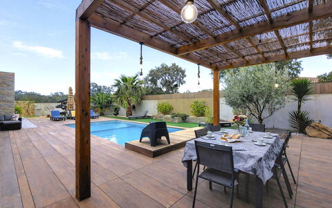 Villa les Lieges: Bois, Piscine, Sol, Sol, Mobilier De Jardin, Parquet, Ombre, Recours, Plate-Forme, Eco Hôtel