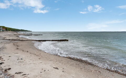 Elsabeth - 20M from the Sea
