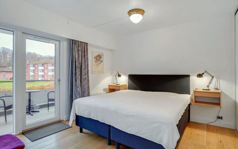 Pekka - 50M from the Sea: Design Intérieur, Sol, Meubles, Sol, Plafond, Lit, Chambre, Pièce, Cadre De Lit, Appartement