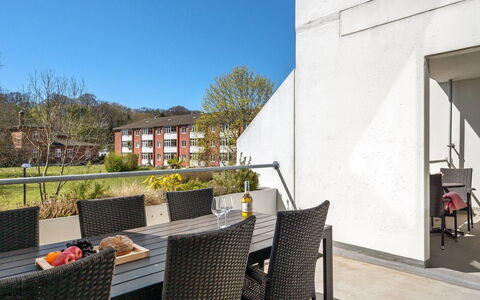 Pekka - 50M from the Sea: Appartement, Balcon, Plante D'Appartement