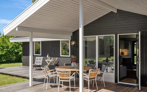 Ingelis - 1.2Km from the Sea: Sol, Sol, Plafond, Design Intérieur, Comptoir, Cuisine, Cabinetry, Pièce, Principaux Appliance, Luminaire