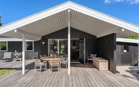Ingelis - 1.2Km from the Sea: Sol, Sol, Plafond, Design Intérieur, Comptoir, Cuisine, Cabinetry, Pièce, Principaux Appliance, Luminaire