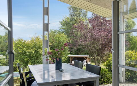 Donco - 600M from the Sea: Végétation, Arbuste, Printemps, Chalet, Jardin, Ombre, Arrière-Cour, Cour, Chaise