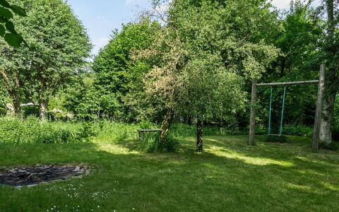 Lucie - 1.5Km from the Sea: Arbre, Herbe, Feuille, Branche, Végétation, Arbuste, Prairie, Lot Terre, Communauté Des Plantes, Pelouse
