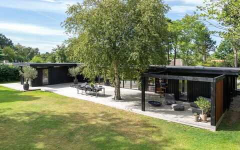 Hævnir - 1Km from the Sea: Sol, Sol, Plafond, Design Intérieur, Comptoir, Cuisine, Cabinetry, Pièce, Principaux Appliance, Luminaire