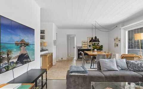 Tonia - 290M from the Sea: Bois, Toit, Architecture, Domicile, Maison, Chalet, Siding, Dur, Pente, Biens