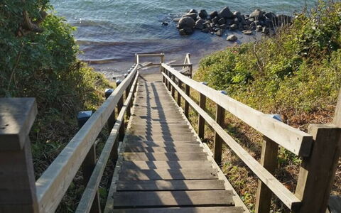Vara - 800M from the Sea: L'Eau, Bois, Côte, Cotiers Et Relief Océaniques, Mer, Océan, Balustrade, Rive, Escaliers, Passerelle