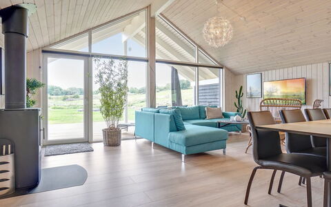 Vara - 800M from the Sea: Toit, Maison, Lot Terre, Domicile, Chalet, Biens, Batiments Jardin, Ombre, Cabane En Rondins, Aménagement Paysager