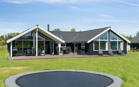 Vara - 800M from the Sea: Appartement, Ombre, Balcon, Chaise, Clôture, Mobilier De Jardin, Aluminium, Gazon Artificiel