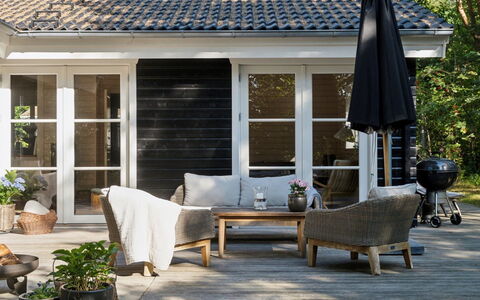 Anar - 900M from the Sea: Bois, Porte, Mobilier De Jardin, Pot De Fleur, Chaise, Dur, Plante D'Appartement, Conception, Osier, Tache De Bois