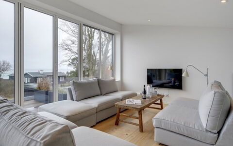 Ebke - 70M from the Sea: Meubles, Design Intérieur, Canapé, Sol, Sol, Bois, Salon, Plafond, Pièce, Parquet
