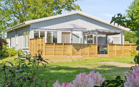 Ømund - 600M to the Fjord: Domicile, Lot Terre, Chalet, Ombre, Siding, Pelouse, Jardin, Cour, Porche, Batiments Jardin